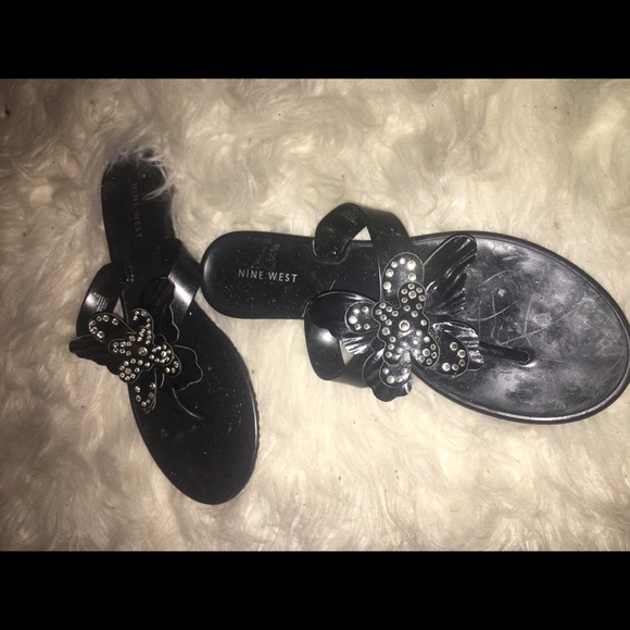 Nine West - Picture 2 of 4